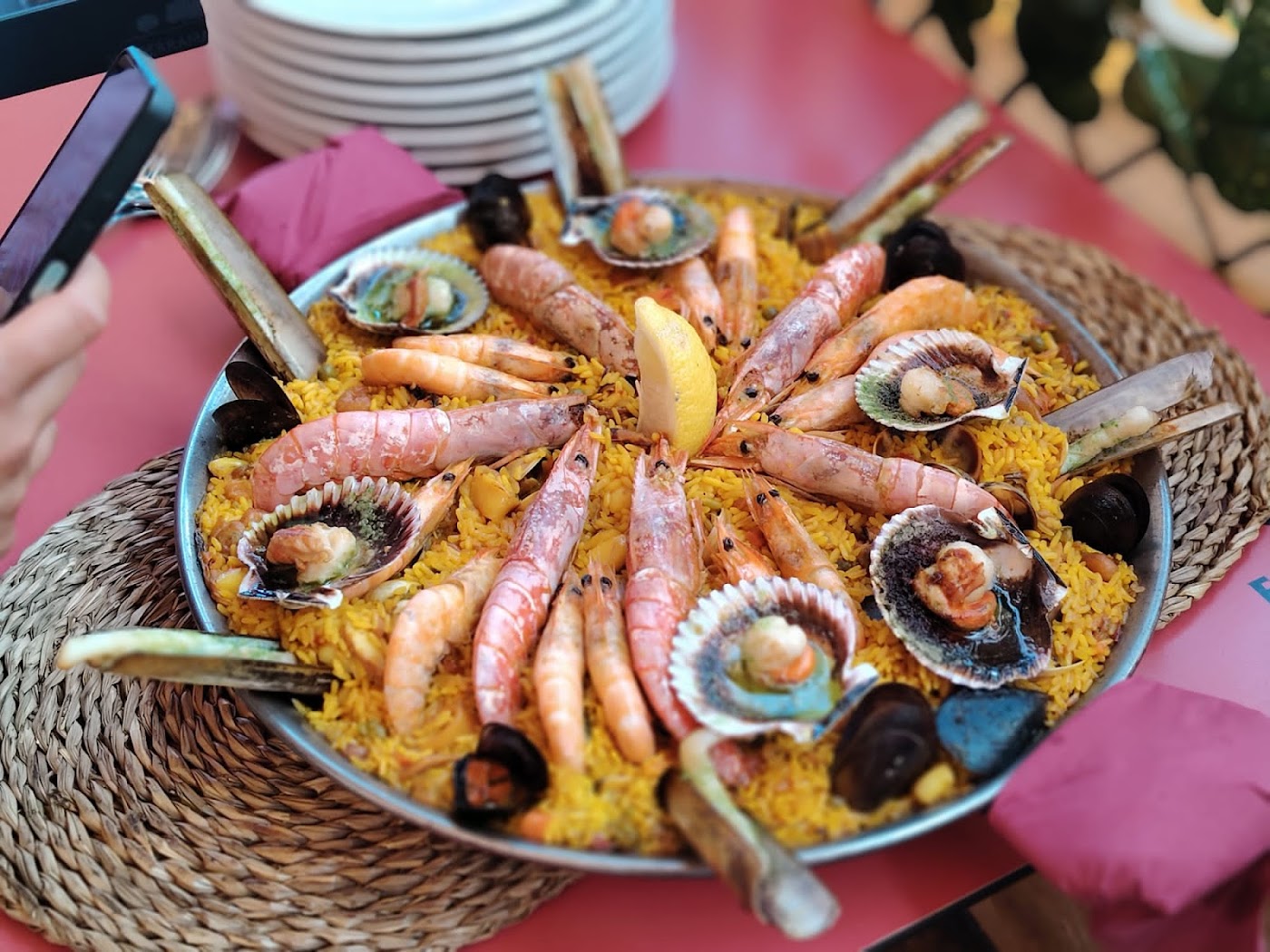 Paella de pescados y mariscos