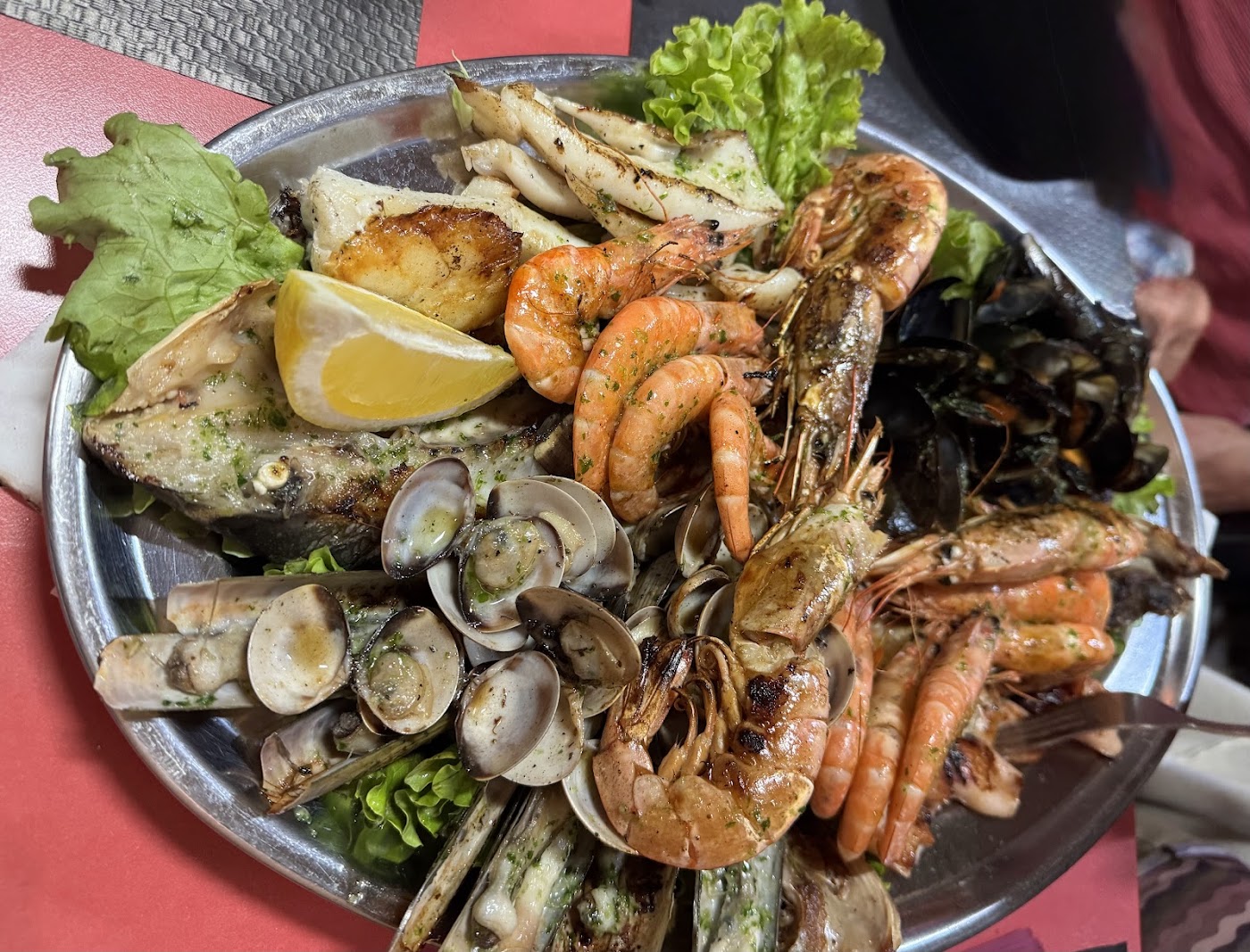 Parrillada de pescado y marisco